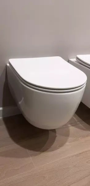 

Подвесной унитаз безободковый «Art&Max» Bologna AM211CHR (AM211SC) белый с сиденьем дюропласт с микролифтом белое