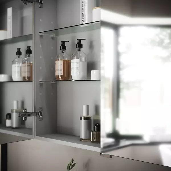 Зеркальный шкаф «Sancos» Hilton 80/74 с подсветкой